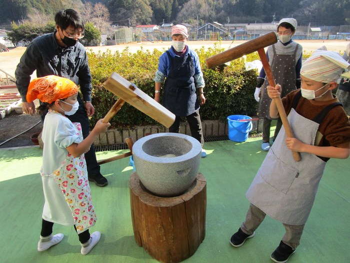 餅つき体験