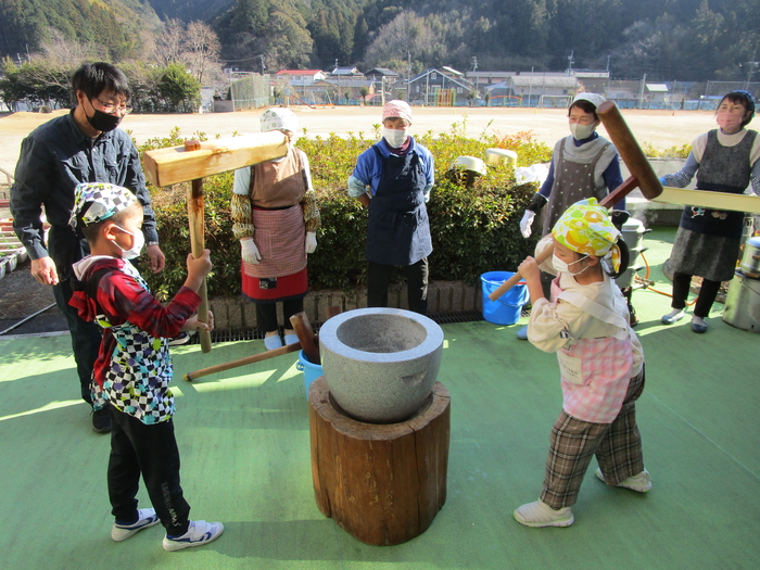 餅つき体験