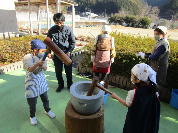 餅つき体験