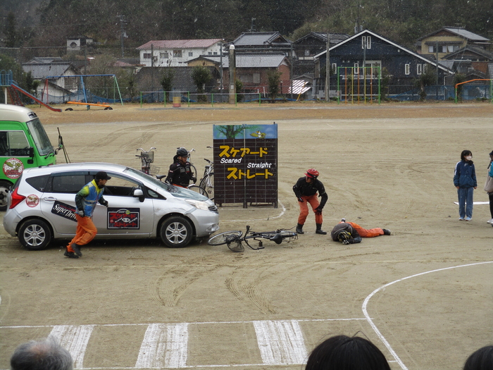 目の前で事故！こんなときはどうする？